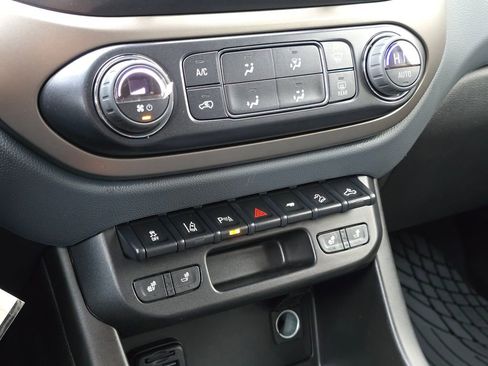 Used 2022 Chevrolet Colorado Z71 w/ Trail Boss Package image 31