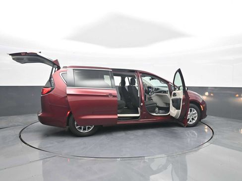 Used 2023 Chrysler Voyager LX FWD image 57