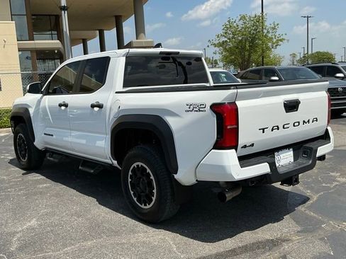 Used 2024 Toyota Tacoma TRD Off-Road w/ TRD Off Road Upgrade Package AWD/4WD image 5