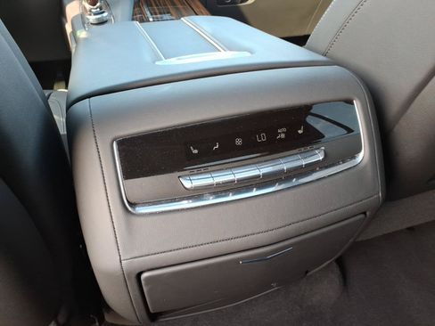 Certified 2024 Cadillac Escalade Premium Luxury w/ Performance Package AWD/4WD image 15