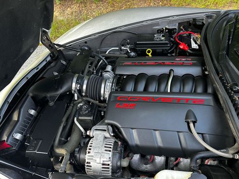 Used 2006 Chevrolet Corvette Coupe w/ Preferred Equipment Group RWD image 19