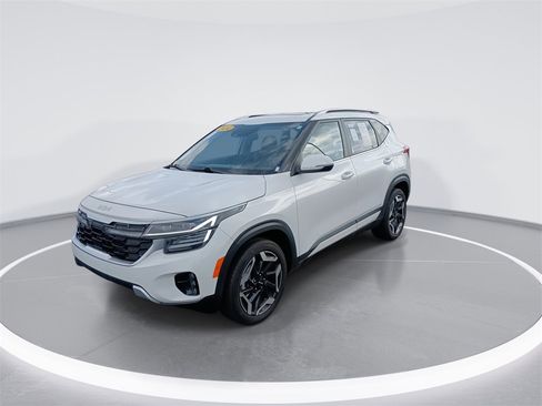 Certified 2024 Kia Seltos SX w/ SX Sunroof Package image 4