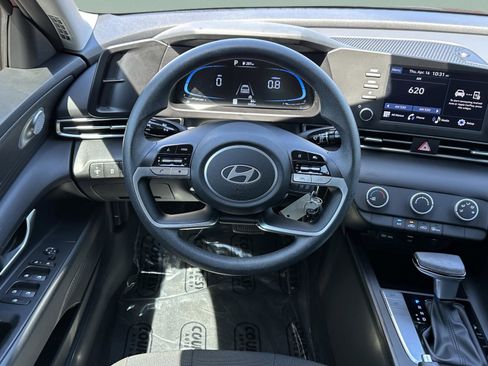 Certified 2026 Hyundai Elantra SE image 13