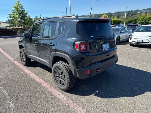 Used 2018 Jeep Renegade Trailhawk AWD/4WD image 4