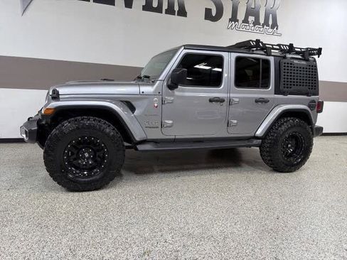 Used 2020 Jeep Wrangler Unlimited Sahara AWD/4WD image 4