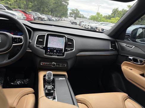 Certified 2023 Volvo XC90 B6 Ultimate w/ Protection Package Premier AWD/4WD image 31