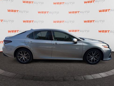 Used 2023 Toyota Camry XLE FWD image 6