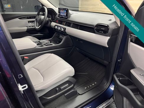 Used 2025 Honda Pilot Touring image 7