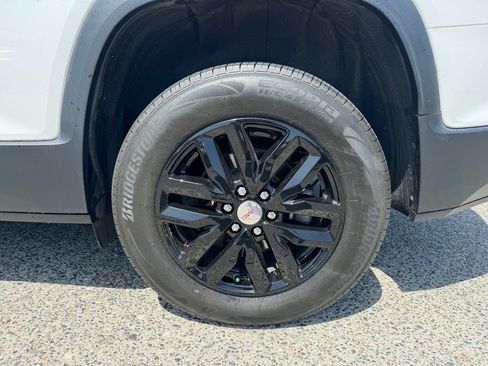 Used 2019 GMC Acadia SLE AWD/4WD image 4