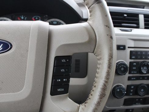 Used 2010 Ford Escape XLT AWD/4WD image 12