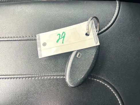 Used 2017 Nissan Rogue SL image 34