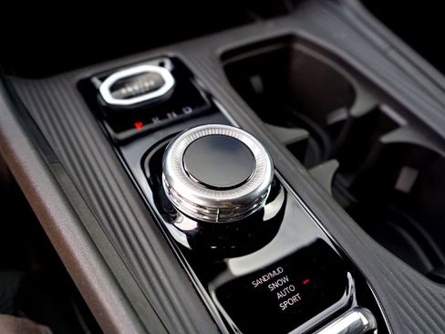 New 2026 Jeep Cherokee Laredo AWD/4WD image 16