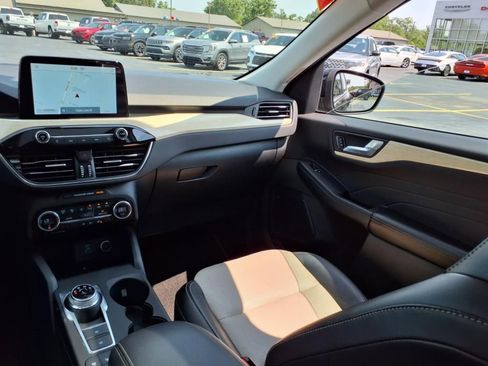 Used 2021 Ford Escape Titanium w/ Titanium Elite Package image 25