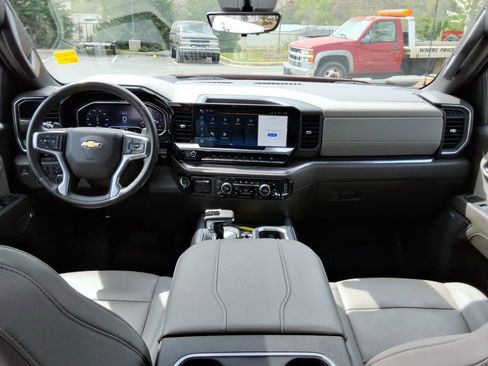 Certified 2024 Chevrolet Silverado 1500 LTZ w/ LTZ Premium Package image 21