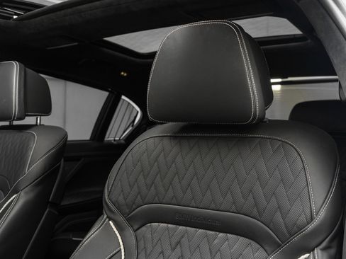 Used 2022 BMW ALPINA B7 xDrive w/ Luxury Rear Seating Package image 26