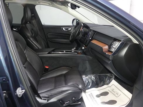 Used 2023 Volvo XC60 B5 Ultimate w/ Climate Package AWD/4WD image 24