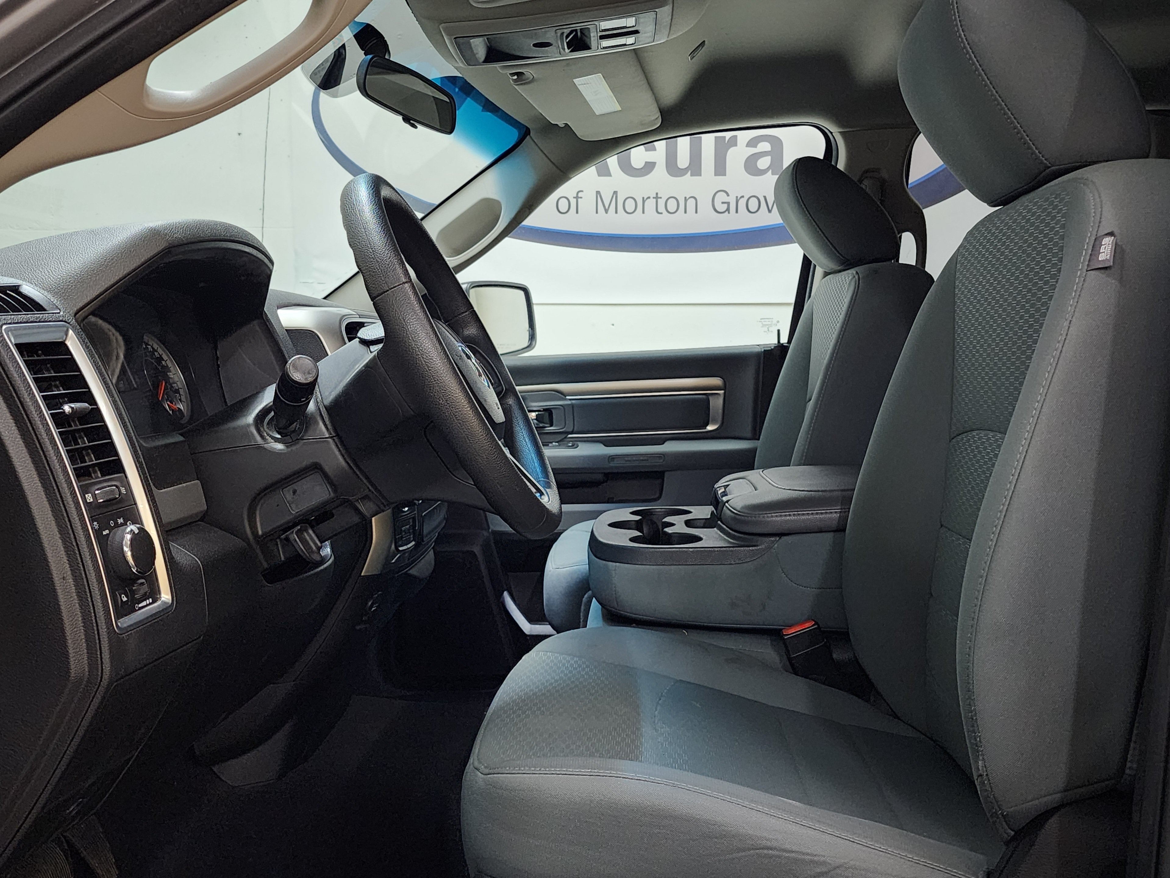 Used 2019 RAM 1500 Classic SLT AWD/4WD image 14