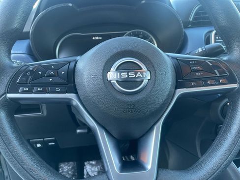Used 2025 Nissan Versa SV image 27
