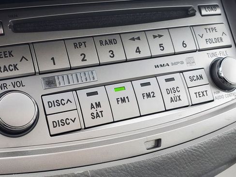 Used 2009 Toyota Avalon Limited image 19