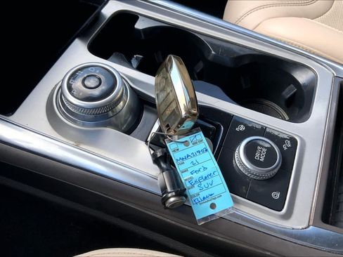 Used 2021 Ford Explorer Platinum w/ Premium Technology Package AWD/4WD image 15