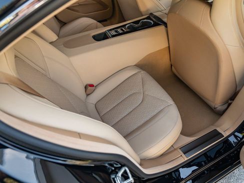 New 2025 Karma Revero Luxury RWD image 35