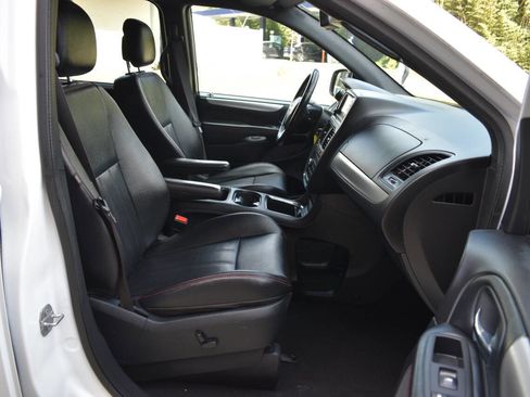 Used 2020 Dodge Grand Caravan GT image 8