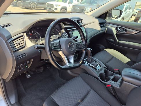 Certified 2020 Nissan Rogue SV AWD/4WD image 16
