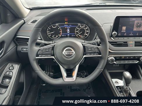 Used 2019 Nissan Altima 2.5 SR w/ SR Premium Package image 14