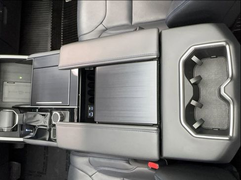 Used 2024 Toyota Tundra Platinum image 39