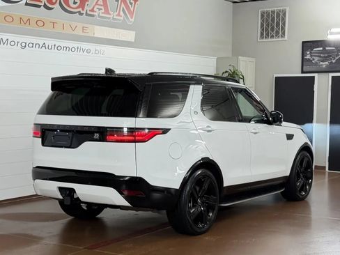 Used 2025 Land Rover Discovery Dynamic SE AWD/4WD image 3