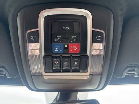 Used 2022 RAM 3500 Limited AWD/4WD image 34
