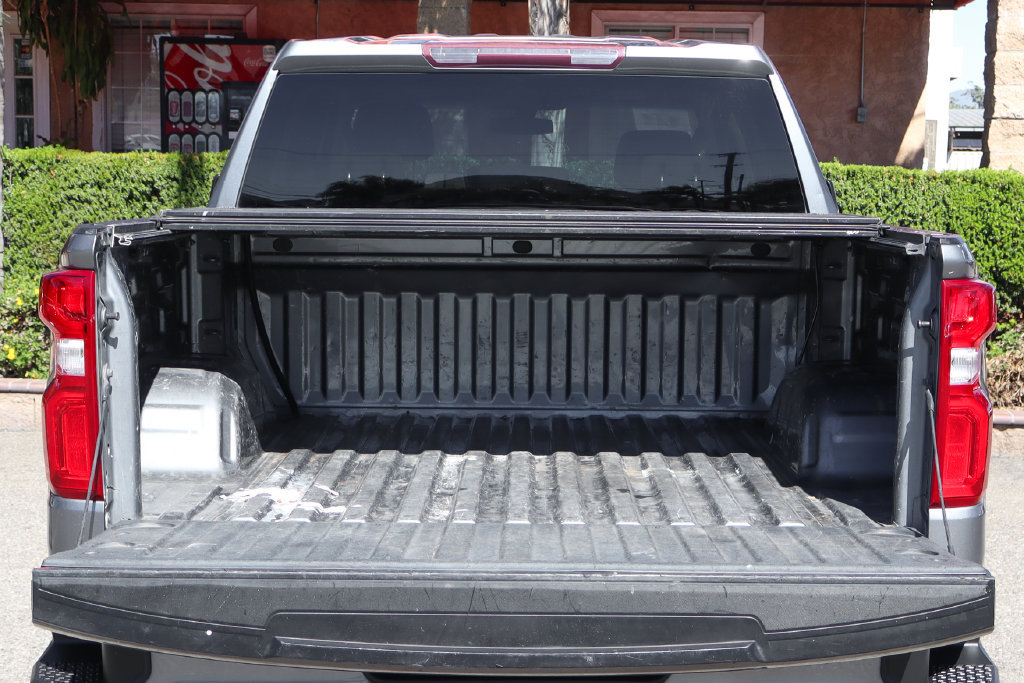 Used 2019 Chevrolet Silverado 1500 Custom w/ Custom Convenience Package AWD/4WD image 9