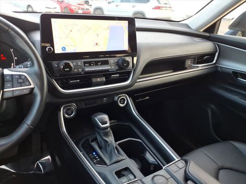 Certified 2024 Toyota Grand Highlander XLE image 16