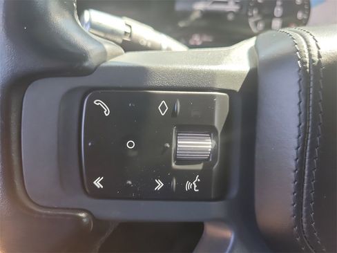 Used 2020 Land Rover Defender 110 X image 27