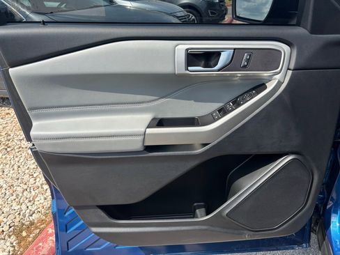 Used 2022 Ford Explorer XLT w/ Equipment Group 202A image 13