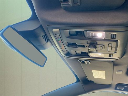 Used 2023 GMC Yukon Denali image 36