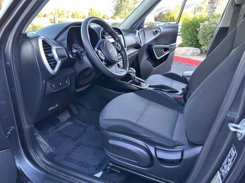 Used 2021 Kia Soul LX image 20