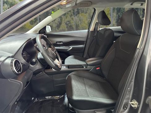 Used 2021 Nissan Kicks SV image 9