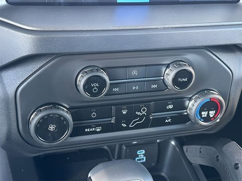 New 2025 Ford Bronco Badlands image 17