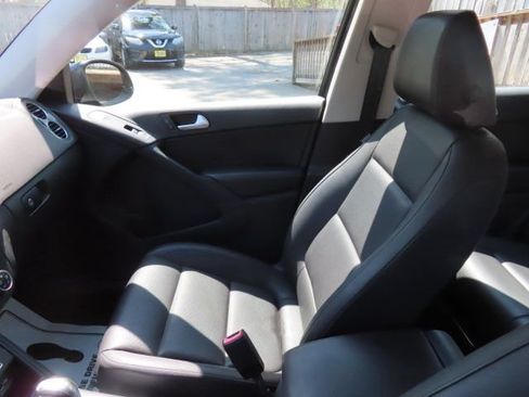 Used 2016 Volkswagen Tiguan SE FWD image 21
