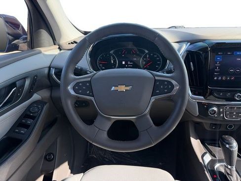 Used 2020 Chevrolet Traverse Premier FWD image 13