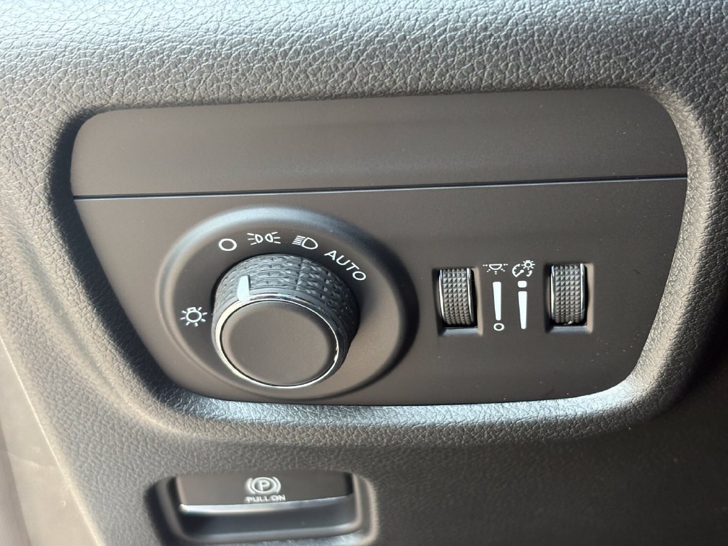 New 2026 Jeep Grand Cherokee 2WD image 25