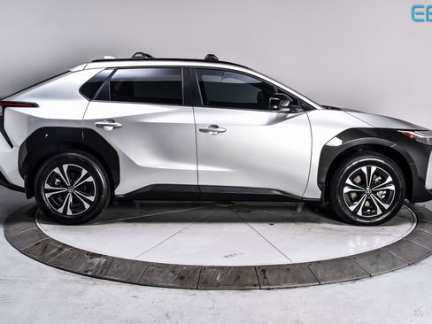 Used 2024 Toyota bZ4X XLE w/ Weather Package image 7