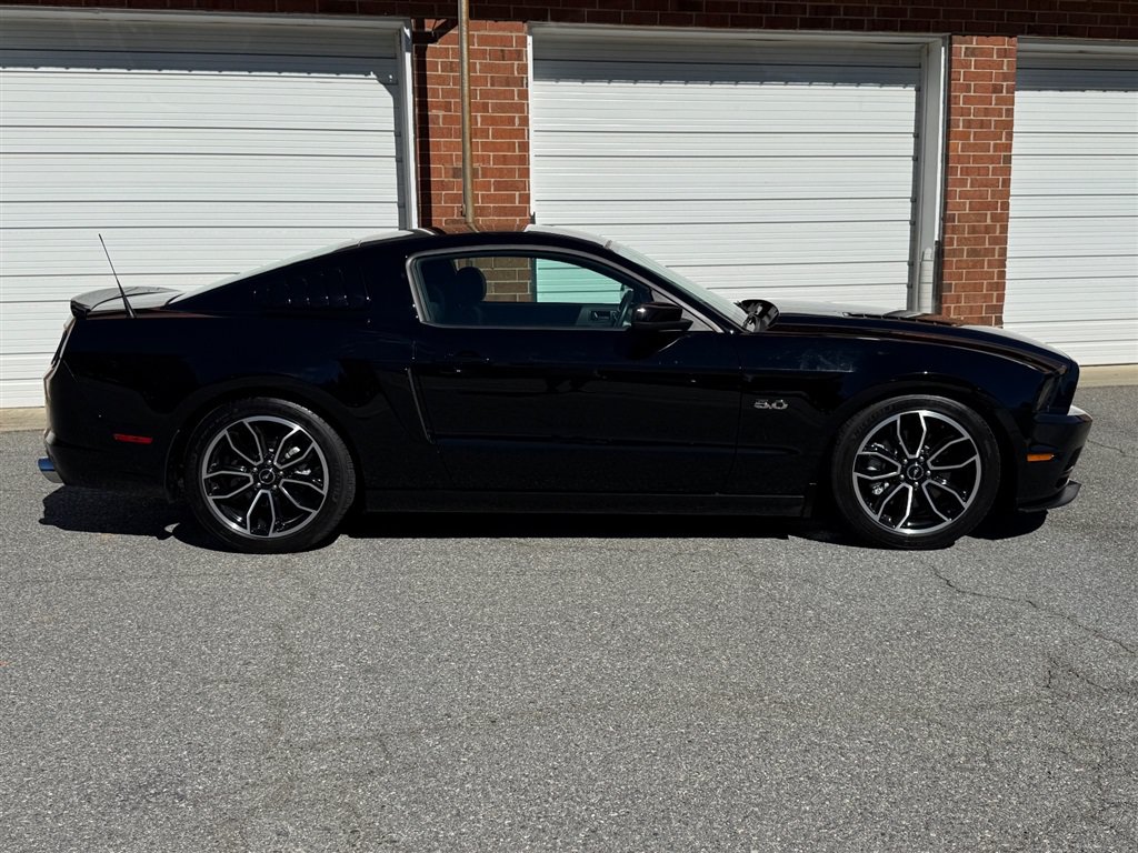 Used 2014 Ford Mustang GT w/ FP8 Appearance Package RWD image 29