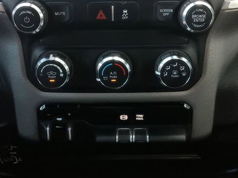 Used 2024 RAM 2500 Big Horn AWD/4WD image 4