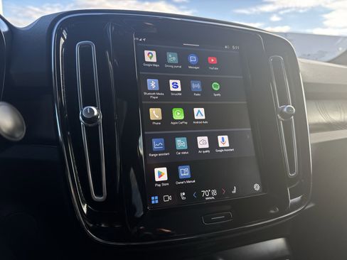 Used 2023 Volvo C40 P8 Recharge Ultimate image 13