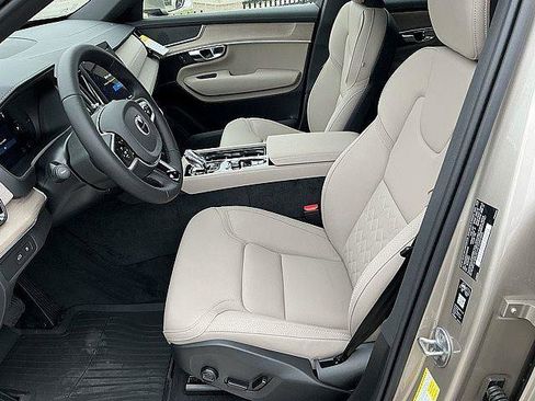 New 2026 Volvo XC90 T8 Plus w/ Protection Package Premier AWD/4WD image 15