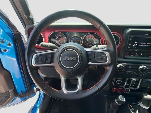 Used 2022 Jeep Wrangler Unlimited Rubicon w/ Dual Top Group AWD/4WD image 37