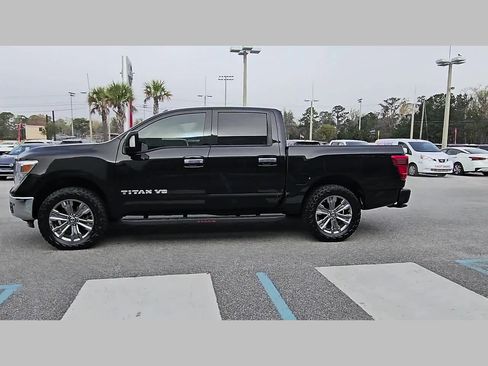 Used 2019 Nissan Titan SV w/ SV Convenience Package image 24