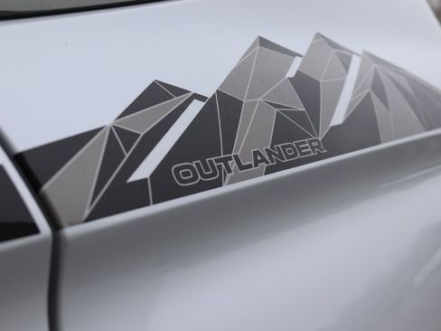 New 2026 Mitsubishi Outlander Trail Edition image 32